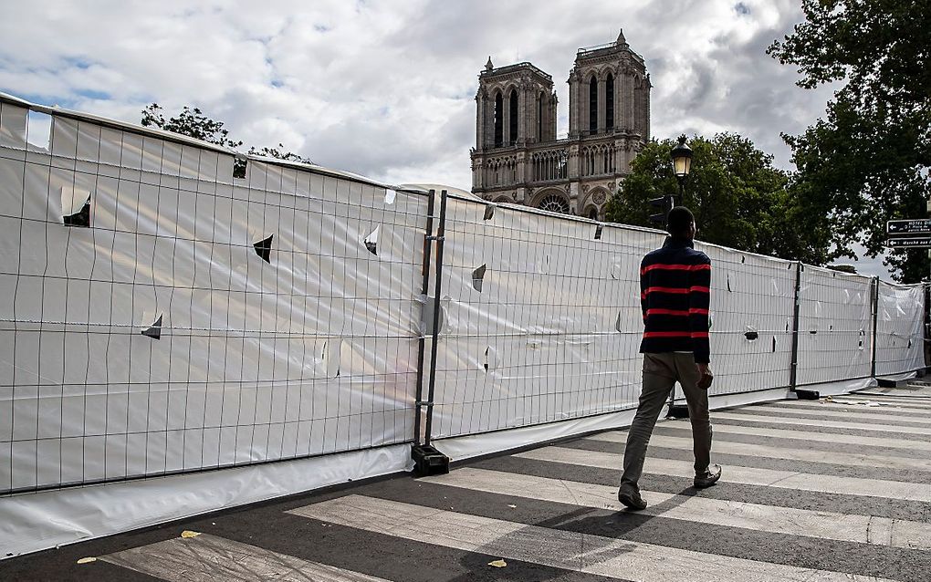 Afzetting rondom de Notre-Dame. beeld EPA