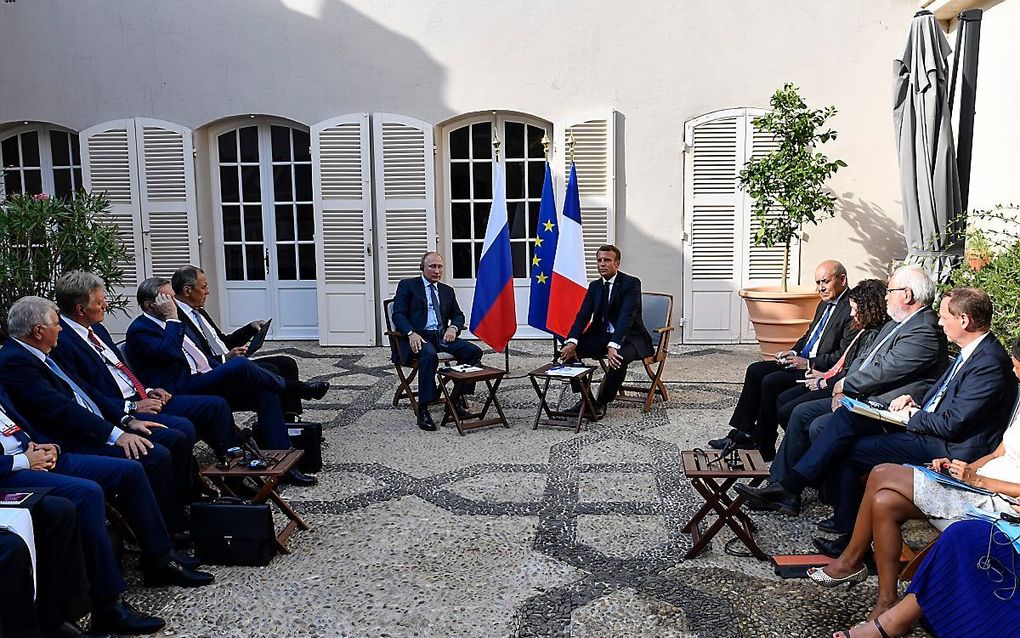 Poetin en Macron in Fort Brégançon in Zuid-Frankrijk. beeld EPA