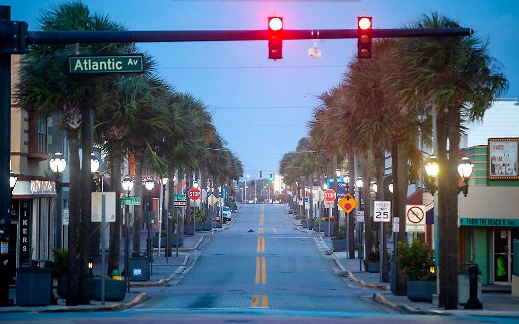 Verlaten straat in Florida. beeld EPA