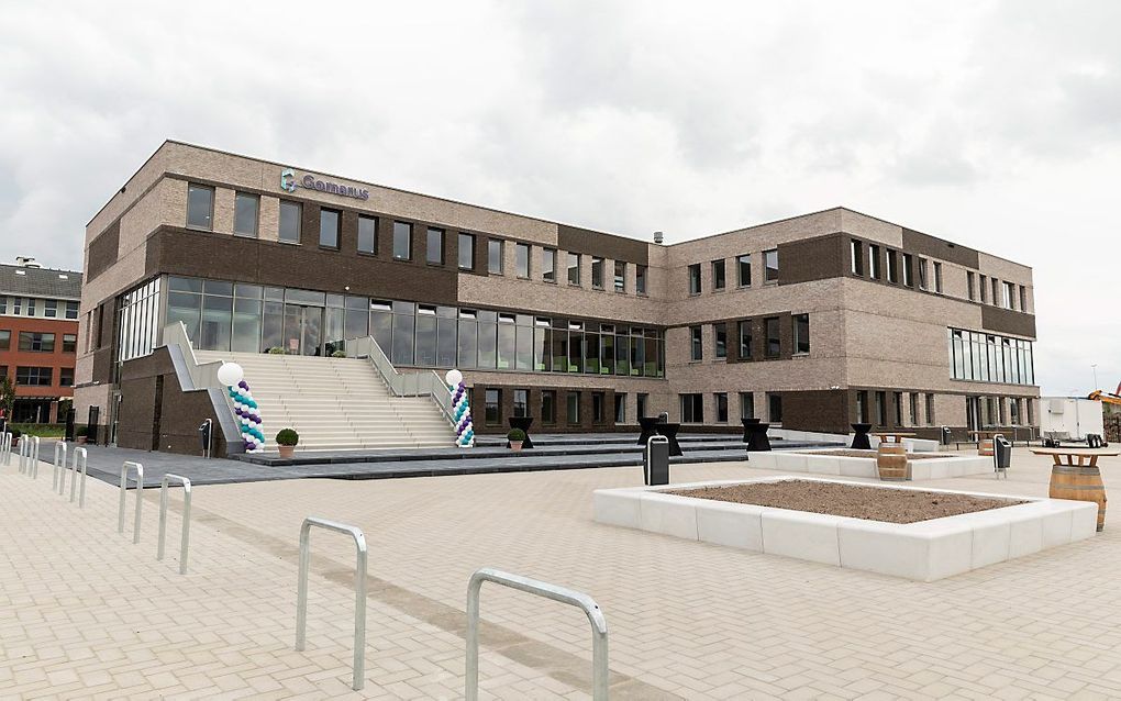 Het schoolgebouw van de Gomarus Scholengemeenschap in Zaltbommel. beeld André Dorst