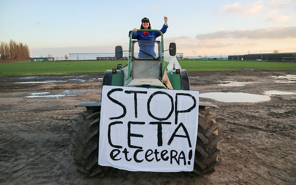 „CETA is een gedateerd verdrag dat het Nederlands klimaatbeleid, de Nederlandse kringlooplandbouw en het Nederlandse rechtssysteem ondermijnt.” beeld Partij voor de Dieren