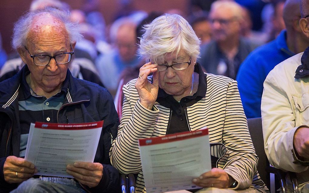 Leden van vakcentrale FNV tijdens een bijeenkomst in juni over het pensioenakkoord. beeld ANP, Arie Kievit