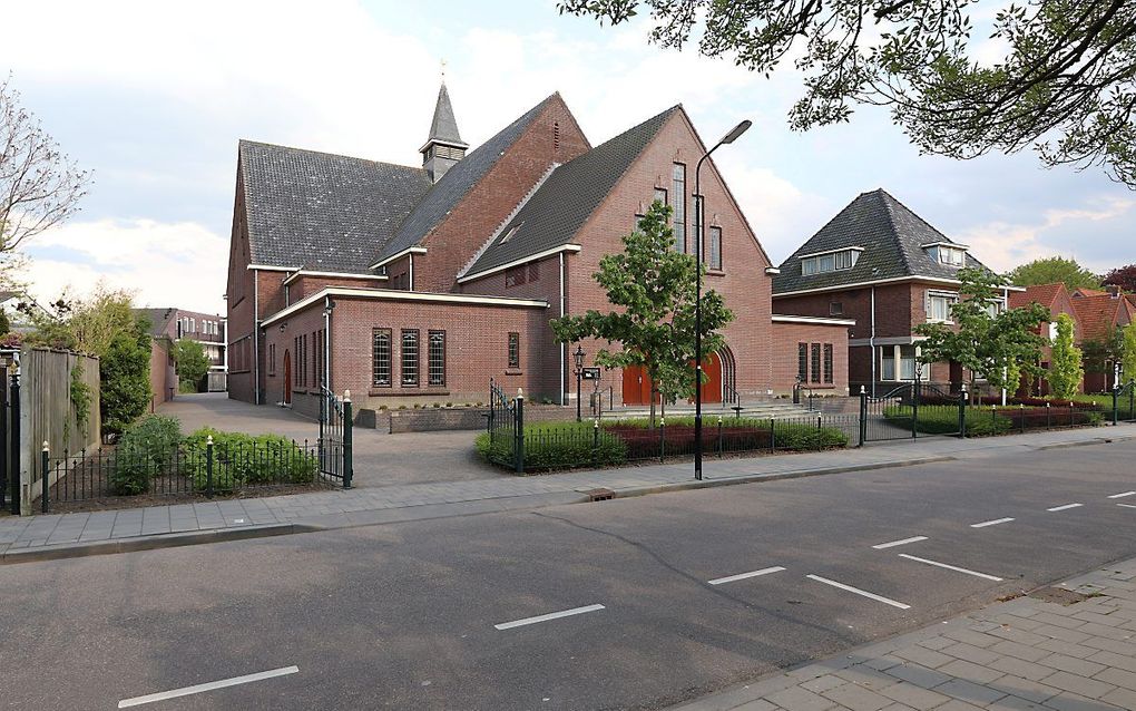 Het kerkgebouw van de gereformeerde gemeente te Krabbendijke. beeld Jaap Sinke