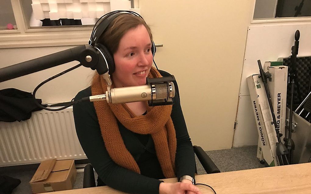 Gertrude van den Belt in de podcaststudio. beeld RD