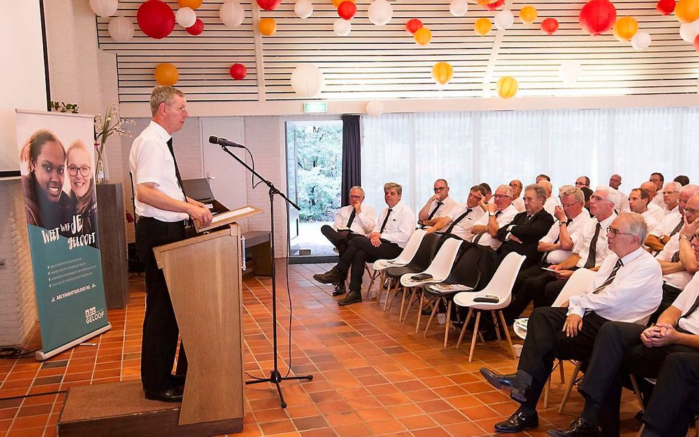 Ds. P. den Ouden sprak tijdens de Haamstedeconferentie over ”Tertullianus en het vreemdelingenleven". beeld RD, Anton Dommerholt