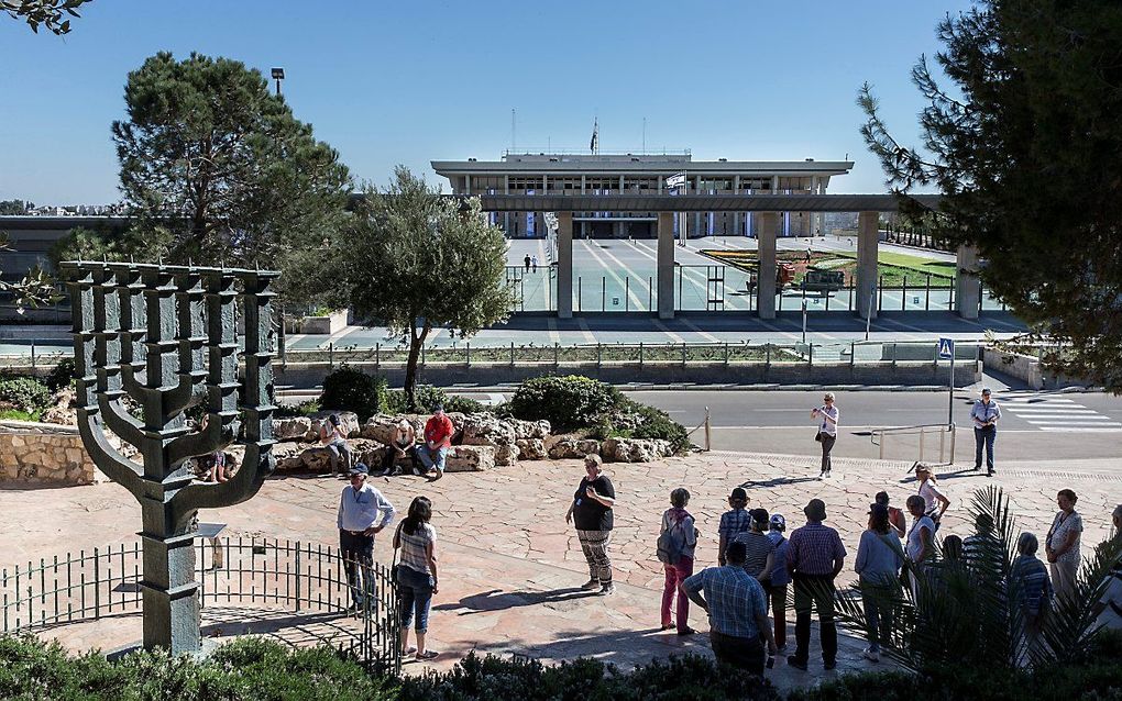 Christenen voor Israël vindt het onjuist dat de Raad van Kerken Israël opnieuw eenzijdig in het beklaagdenbankje schuift. Foto: de Knesset, het Israëlische parlement. beeld RD, Henk Visscher