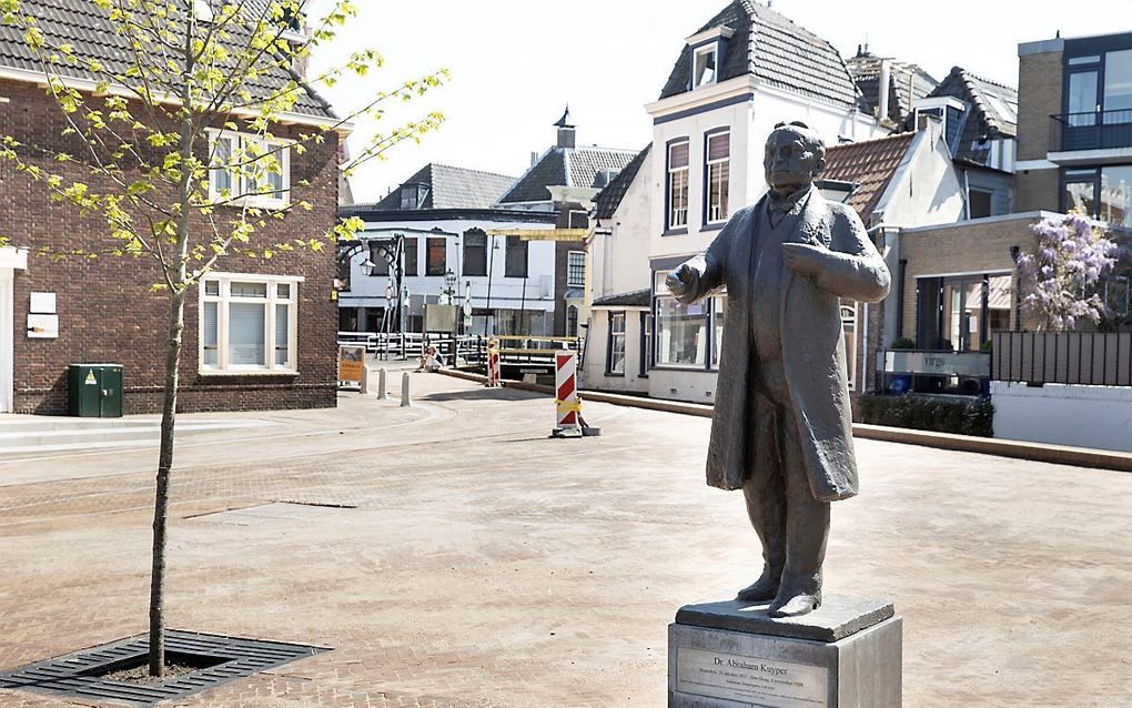 Standbeeld van de theoloog Abraham Kuyper (1837-1920) in Maassluis. beeld RD, Anton Dommerholt