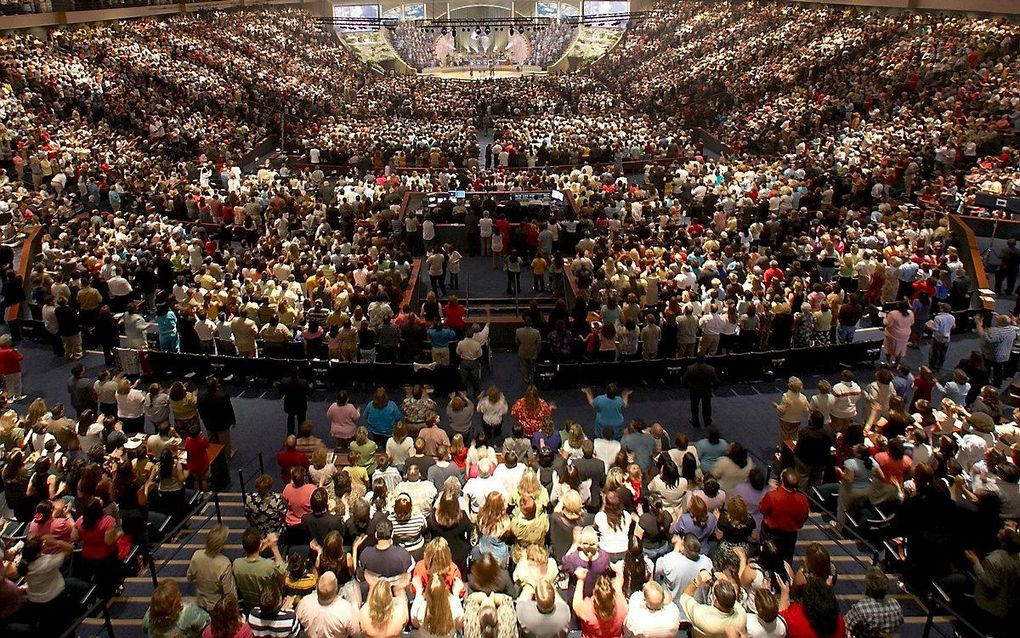 De Lakewood Church in Houston (Texas) is de grootste kerk in de VS en biedt plaats aan meer dan 16.000 mensen. beeld Wikimedia