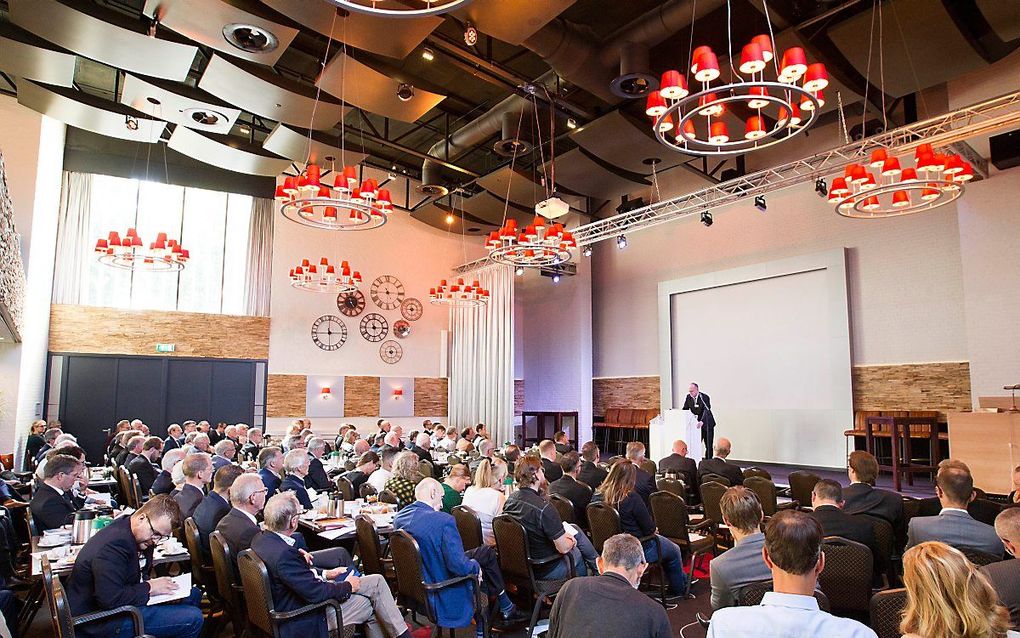 Op de studiedag van de Nashvillewerkgroep in Putten waren ongeveer 220 mensen bijeen, zowel vanuit reformatorische kerken als vanuit evangelische kring. RD, Anton Dommerholt