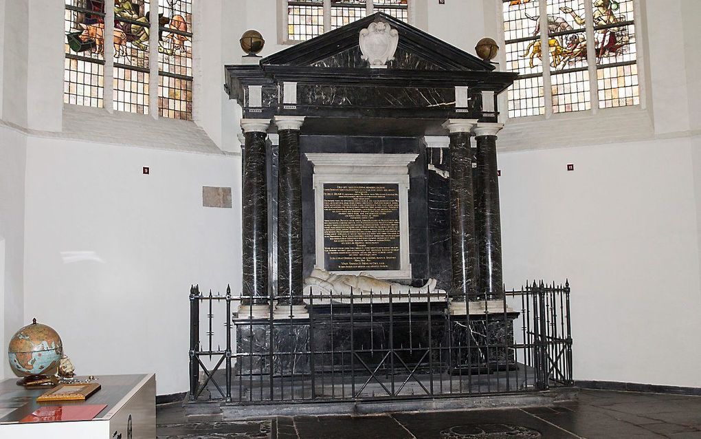 Het praalgraf van de zeeheld Piet Pieterszoon Hein (1577-1629) in de Oude Kerk in Delft. beeld RD