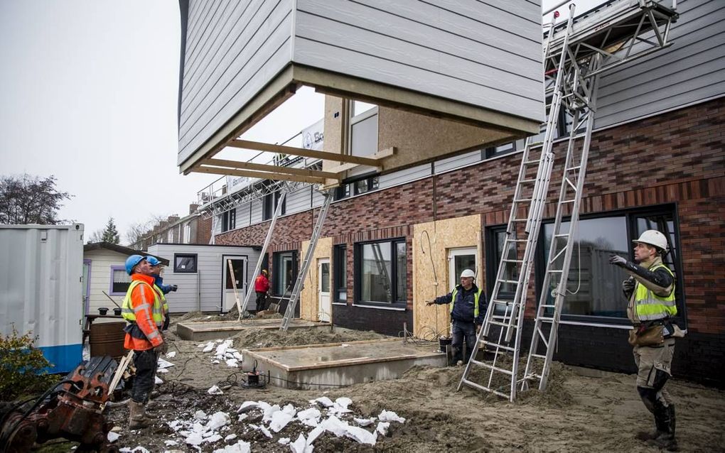 Met de toename van zzp’ers en buitenlandse krachten in de bouw, is er extra aandacht nodig voor de veiligheid, zegt de inspectie SZW. beeld ANP, Siese Veenstra