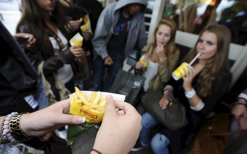 Pubers snacken veel, omdat ze in de groei zijn en daardoor vaak trek hebben. Daarnaast zijn ze impulsief.  Beeld Evert Elzinga