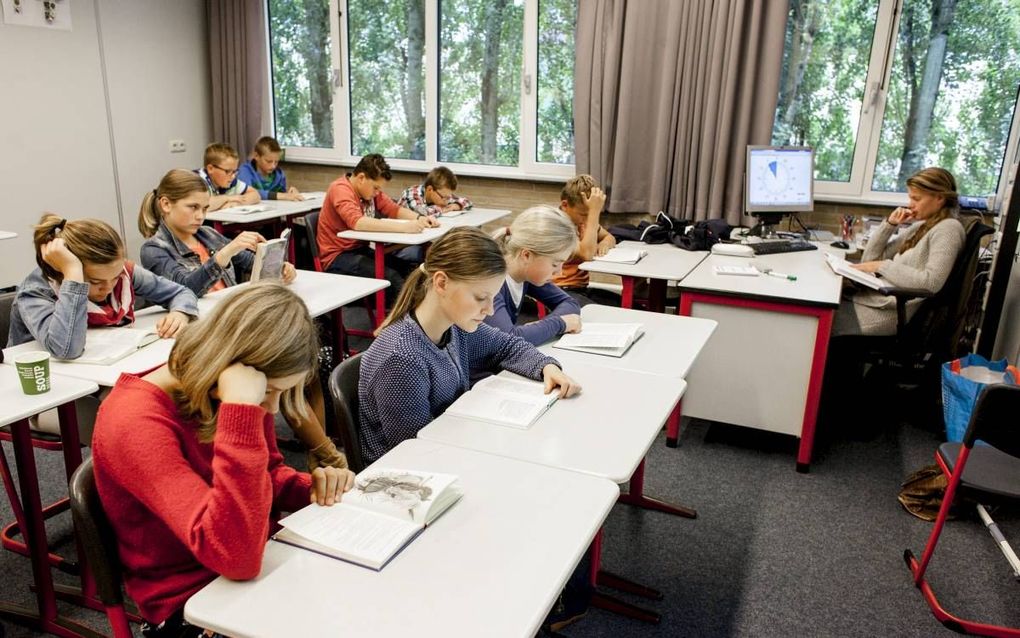 „Mijn ervaring, en die van anderen, is dat grote groepen jongeren opademen wanneer je oude teksten en goede boeken met hen leest.” beeld Dick Vos