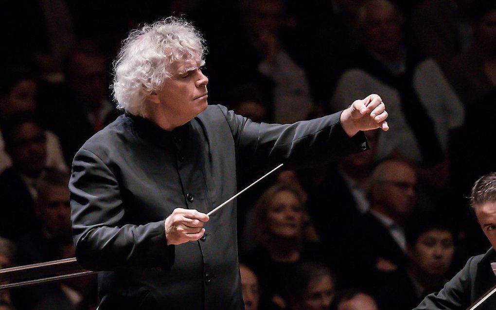 Dirigent Sir Simon Rattle. beeld Ronald Knapp