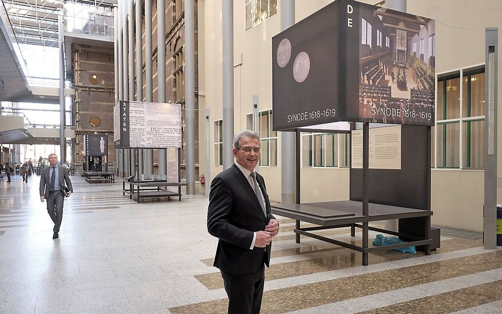 Bisschop bij de tentoonstelling. beeld Sjaak Verboom