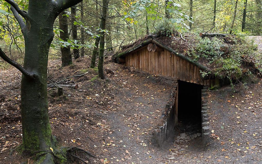 Nagebouwde onderduikershut in Het Verscholen Dorp. beeld RD, Anton Dommerholt