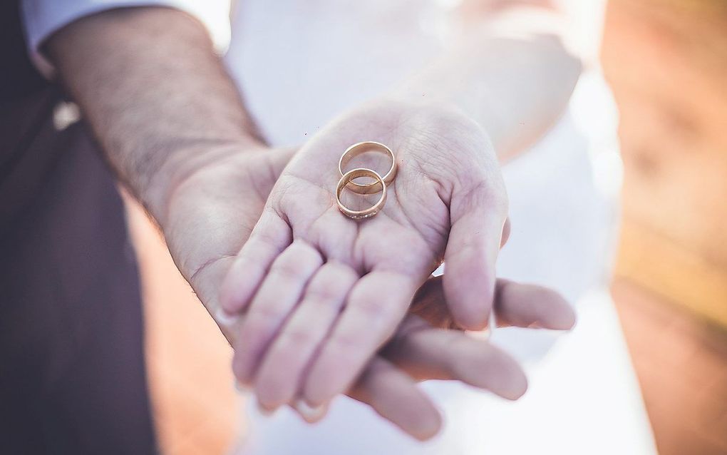 In Amsterdam wordt zaterdag een symposium gehouden over het boek  boek ”Genot en gebod. Huwelijk en seksualiteit in protestants Nederland vanaf 1800”. beeld Unsplash