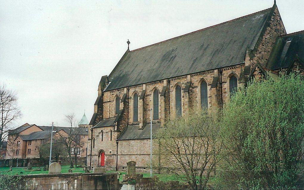 In veel Schotse kerken worden op zondag geen kerkdiensten meer gehouden. Foto: Govan Old Parish Church in Glasgow. beeld RD