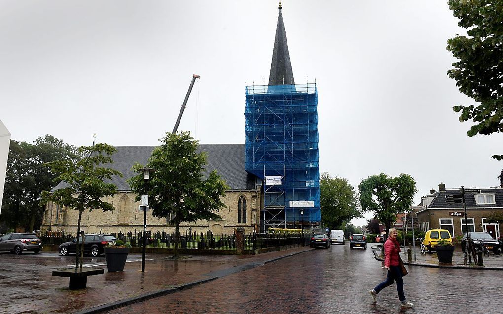 Bij de restauratie van de toren van de Jacobikerk in Wommels kwam een flinke lekkage aan het licht. beeld Marchje Andringa