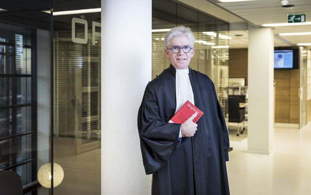 Pieter van Rest: Prediker en officier van justitie