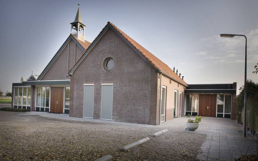 Kerkgebouw honderdjarige christelijke gereformeerde kerk Nieuwkoop fors verbouwd