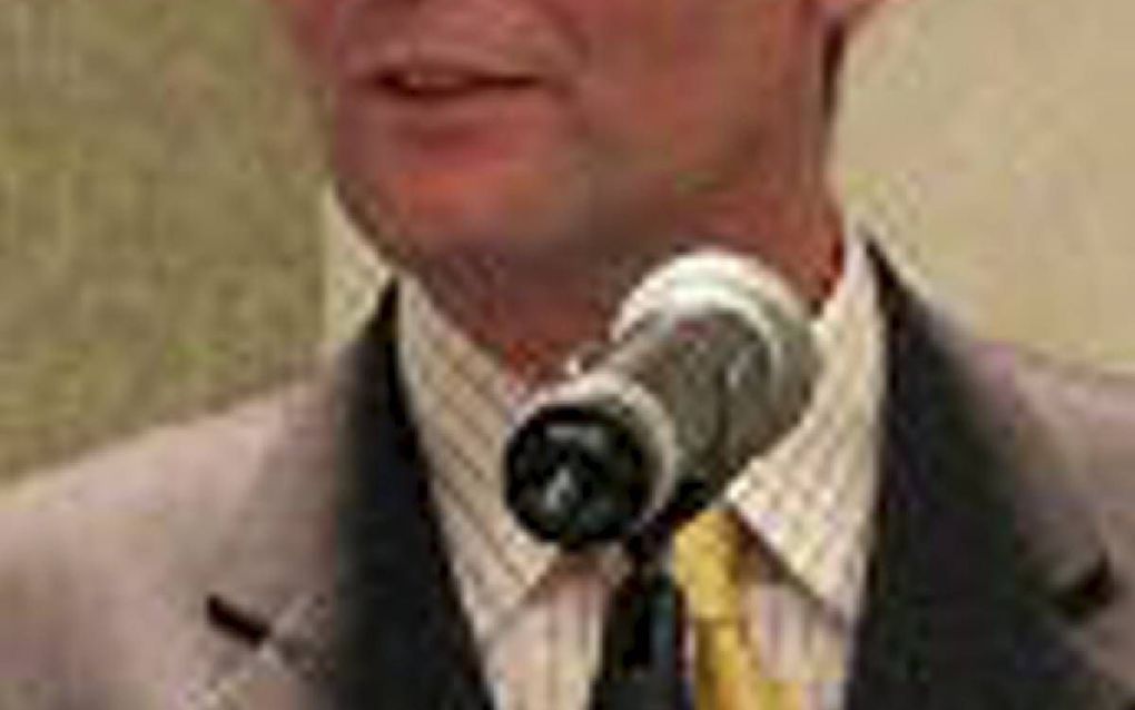 Het verschil tussen afzetten en uit het ambt ontheffen