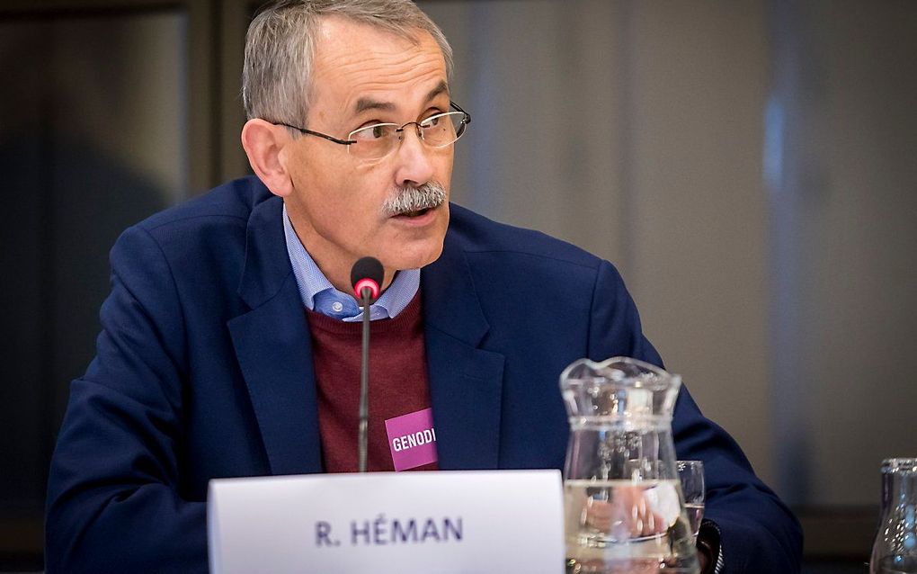 Héman, voorzitter van KNMG, tijdens een rondetafelgesprek in de Tweede Kamer over euthanasie. beeld ANP, LEX VAN LIESHOUT