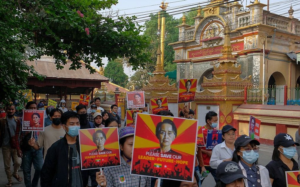 Protest tegen gevangenneming van Suu Kyi eerder dit jaar. beeld AFP