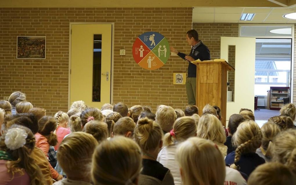 „Kinderen moeten waarden niet alleen horen, maar ook zien.” Foto: onderwijs op basisschool De Wittenberg in Scherpenzeel. beeld Gert van den Bosch