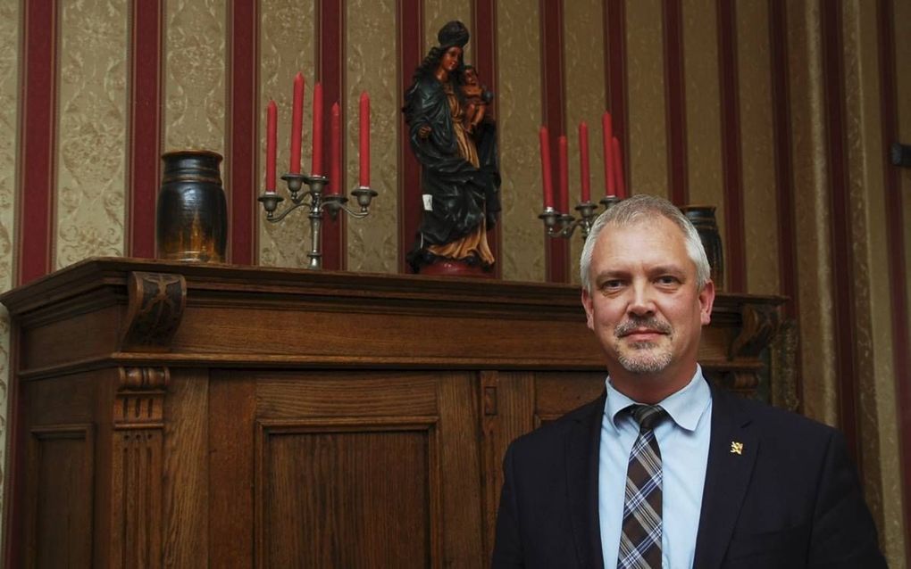 Hugo Bos Strijder Tussen Mariabeelden