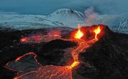 Lava stroomt uit de vulkaan Geldingadalur in IJsland. beeld AFP, Halldor KOLBEINS