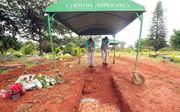 Een begraafplaats in Brasilia, de hoofdstad van Brazilië. Het land betreurt momenteel meer dan 4000 doden per dag als gevolg van het coronavirus. beeld EPA, Joedson Alves