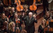 Dirigent Bernard Haitink na zijn laatste concert in Nederland in Concertgebouw Amsterdam. Hij dirigeerde Bruckners Zevende symfonie en orkestliederen van Richard Strauss. beeld ANP, DINGENA MOL