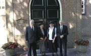 De organisatoren van de ontmoetingsdag in Hierden: links de eerwaarde heer J. de Boer, rechts M. Krooneman, en hun vrouwen. beeld Jan van Reenen