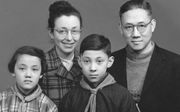 Selma en haar echtgenoot Chang en hun kinderen Dop en Greta. beeld uit ”Selma. Aan Hitler ontsnapt, gevangene van Mao"