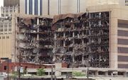 OKLAHOMA CITY. Beeld van de ravage als gevolg van een terreuraanslag in de Amerikaanse stad  Oklahoma City, op 19 april 1995. beeld AFP, Bob Daemmrich