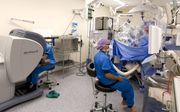 Een prostaatkankeroperatie in het Antoni van Leeuwenhoek Ziekenhuis in Amsterdam.  beeld ANP, Koen Suyk
