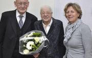 Burgemeester Westerlaken van Lopik (r.) bezocht het echtpaar Cluistra ter gelegenheid van hun 60-jarig huwelijk. beeld Leo Bennis