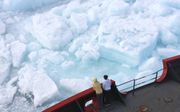 Met het verdwijnen van de ijsbedekking op de Noordpool, ontdooit ook de permafrost in Siberië. Op de foto: poolonderzoekers van NASA. beeld NASA Goddard Space Center, Kathryn Hansen