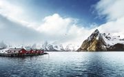 „Metingen met peilschalen en satellieten geven aan dat de gemiddelde stijging van de zeespiegel tussen 1901 en 2010 wereldwijd 1,7 mm per jaar is, in totaal dus ongeveer 17 cm.” Foto: Lofoten (Noorwegen). beeld iStock