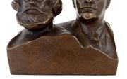 Buste van Marx en Lenin. beeld Amazon