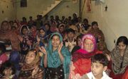 Kerkdienst in Pakistan. beeld Lifecare ministry of pakistan