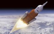 Een raket zoals die nu in gebruik is voor de ruimtevaart is ongeschikt om te kunnen reizen naar andere planeten. De hoeveelheid brandstof die mee moet maakt de raket te zwaar. beeld Boeing