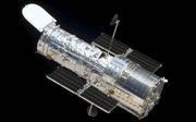 De Hubble Space Telescope heeft de grootte van een Volkswagenbusje. Zijn naam is een postuum eerbetoon aan de Amerikaanse astronoom en kosmoloog Edwin Powell Hubble (1889-1953). beeld NASA