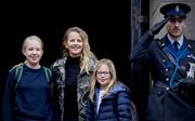 Mabel bij het tachtigste verjaardagsfeest van prinses Beatrix met haar dochters Luana (l.) en Zaria. beeld ANP, Patrick van Katwijk