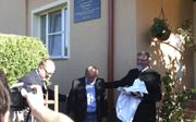 In de geboorteplaats van ds. Ferenc Visky, het dorp Agris in Roemenië, is vrijdag een plaquette onthuld. De Hongaars-hervormde predikant werd honderd jaar geleden geboren. beeld RD