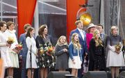 De koninklijke familie zingt het Wilhelmus tijdens Koningsdag 2016. beeld RD, Henk Visscher