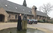 Prof. dr. Thomas Quartier trad vijf jaar terug in de abdij Sint Willibrord in Doetinchem in. „Ik ben onstuimig van karakter. Als ik geen klooster had, zou ik me zo uitputten dat ik ziek en burnout werd.” beeld RD