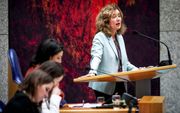 D66-Kamerlid Vera Bergkamp stelde kritische vragen aan de minister over het gebruik van Bijbelteksten inzake homoseksualiteit. beeld ANP, Remko de Waal