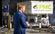 Koning Willem-Alexander opent in Farmsum de nieuwe fabriek van Purfied Metal Company (PMC). beeld ANP, Remko de Waal
